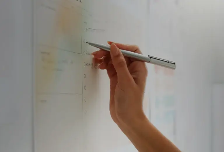 El poder de las micrometas: pasos alcanzables para cumplir grandes objetivos financieros