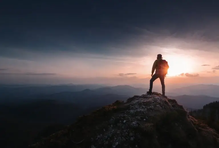 Consejos para escalar la cuesta financiera del mes de enero como todo un montañista